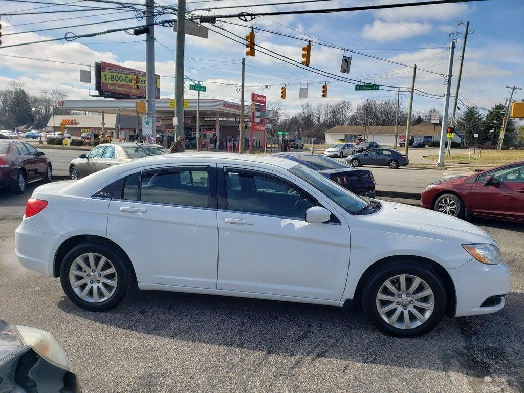 Chrysler 200 Touring 2013