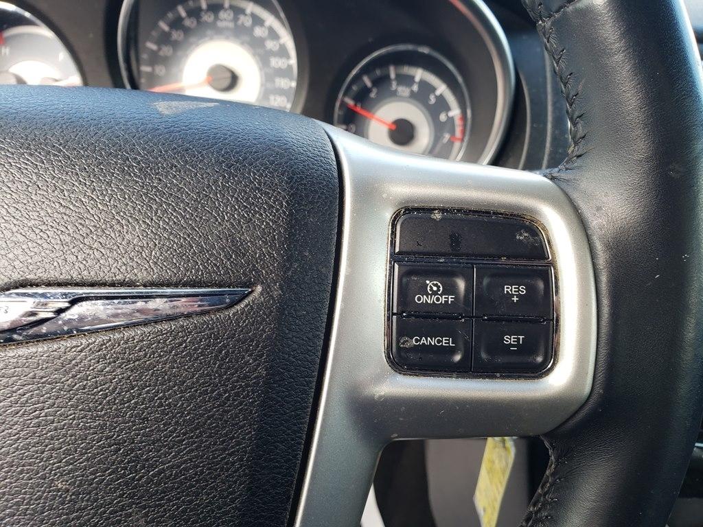 Chrysler 200 Touring 2013