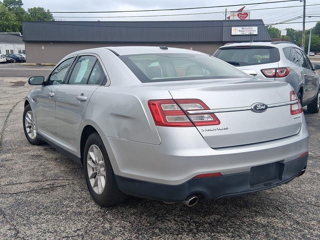 Ford Taurus SE FWD 2014
