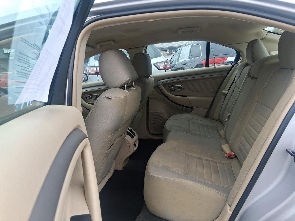 Ford Taurus SE FWD 2014