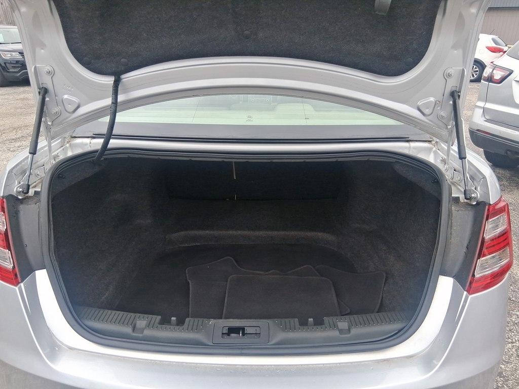 Ford Taurus SE FWD 2014