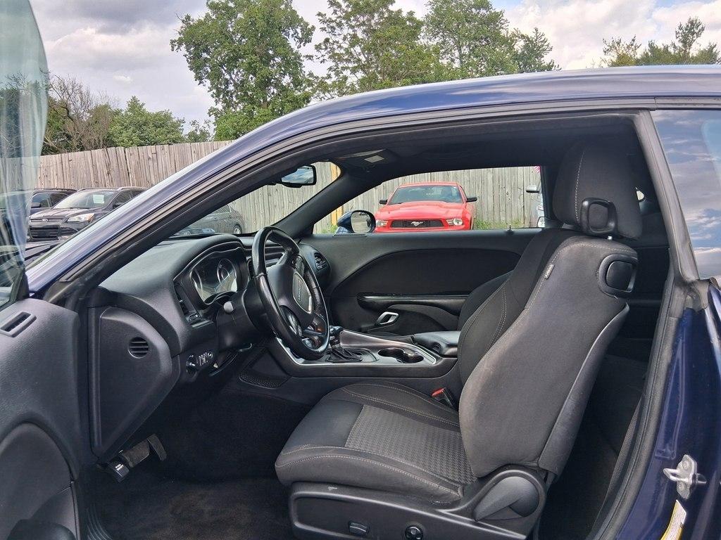 Dodge Challenger 2dr Cpe SXT 2016