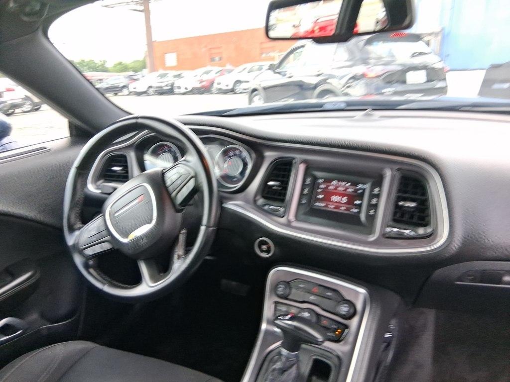 Dodge Challenger 2dr Cpe SXT 2016