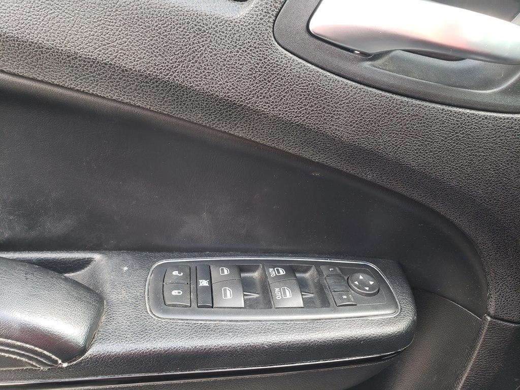 Chrysler 300 4dr Sdn 300S AWD 2016