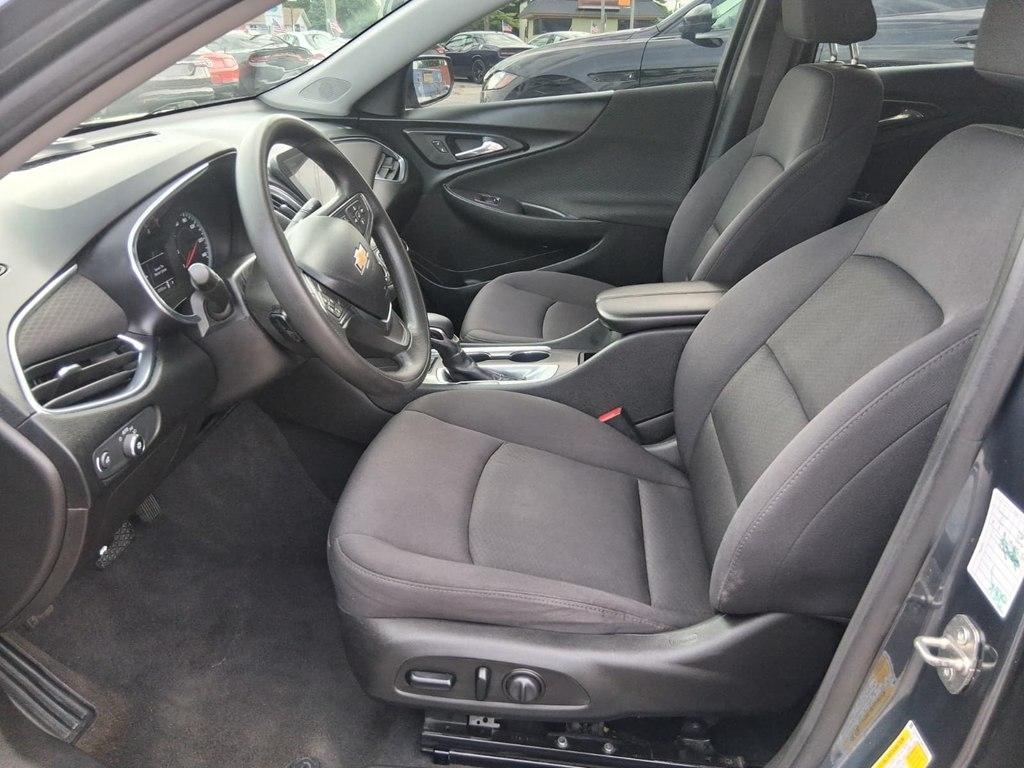 Chevrolet Malibu 4dr Sdn LT 2021
