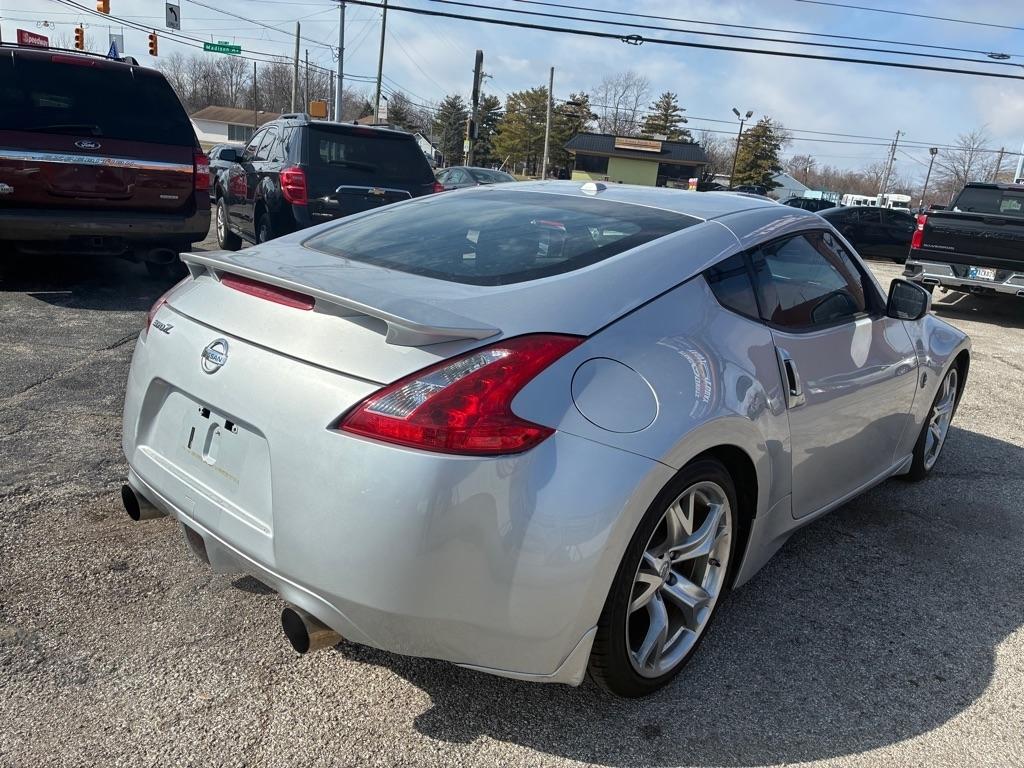 Nissan 370Z 2dr Cpe Auto Touring 2010
