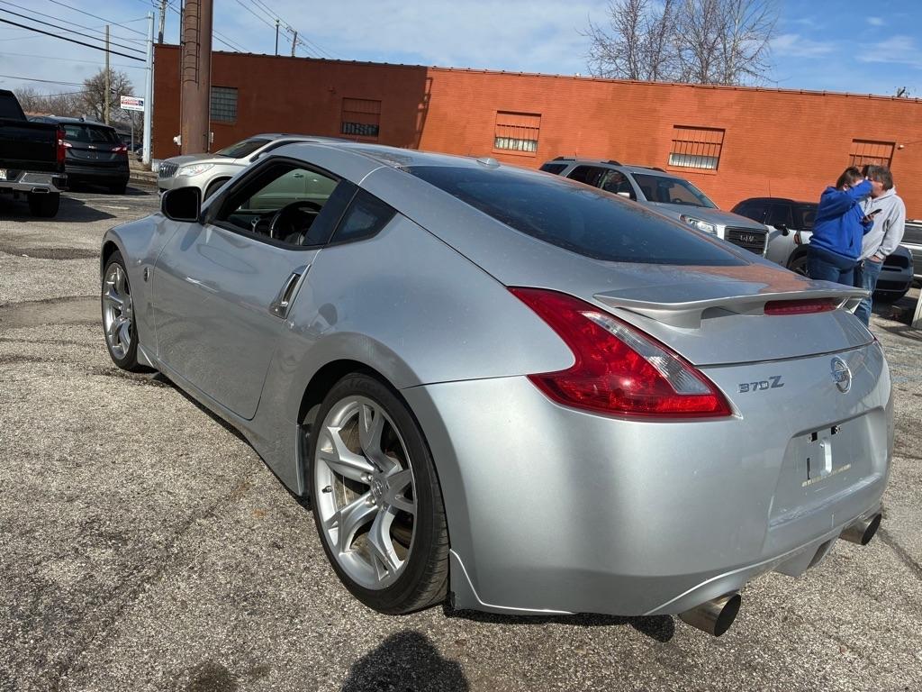 Nissan 370Z 2dr Cpe Auto Touring 2010