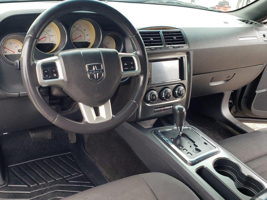 Dodge Challenger 2dr Cpe SXT 2013