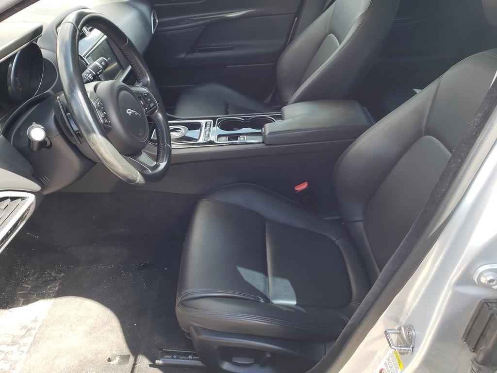 Jaguar XE 25t RWD 2017