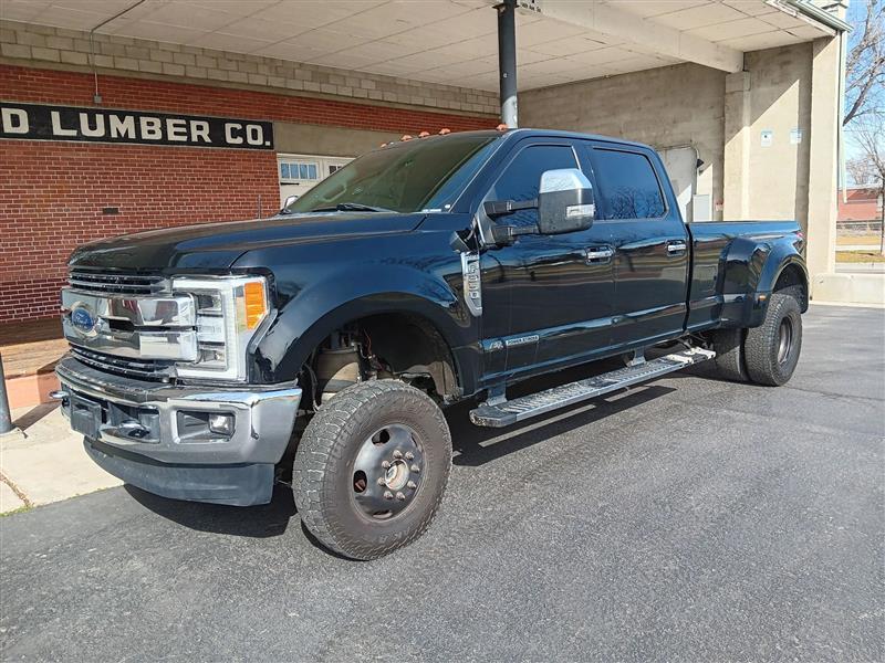 Ford F-350 SD Lariat Crew Cab Long Bed DRW 4WD 2017