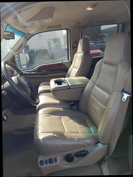 Ford F-350 SD Lariat Crew Cab 4WD DRW 2006