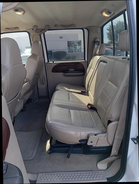 Ford F-350 SD Lariat Crew Cab 4WD DRW 2006