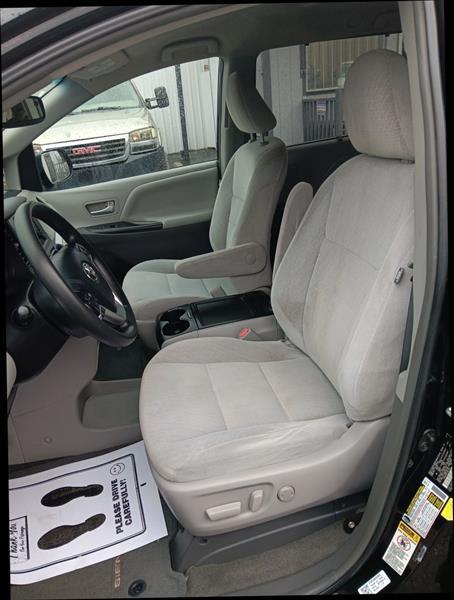 Toyota Sienna LE FWD 8-Passenger V6 2015