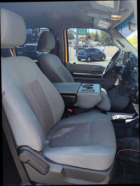 Ford F-350 SD XL Crew Cab Long Bed DRW 4WD 2012