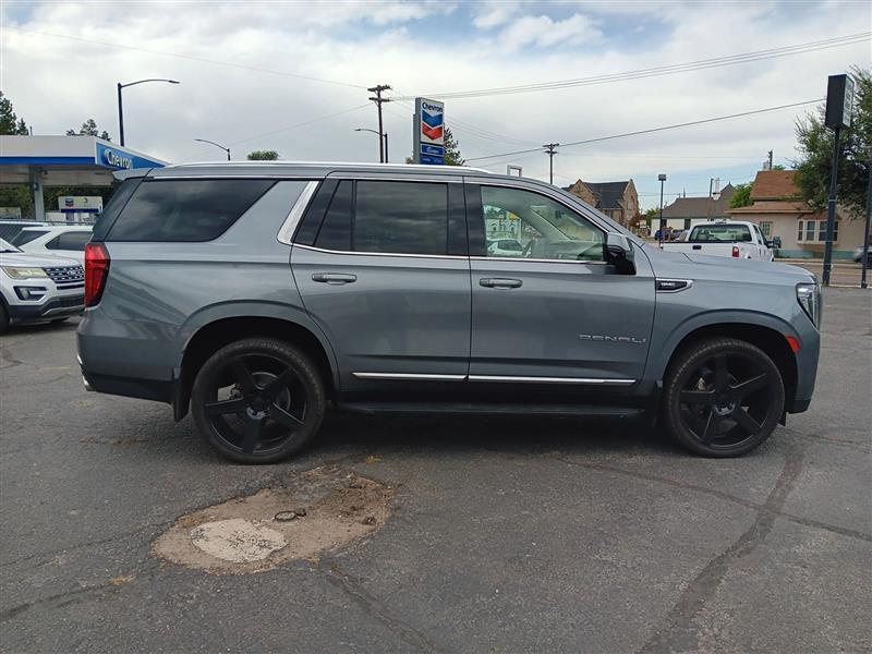 GMC Yukon Denali 4WD 2021