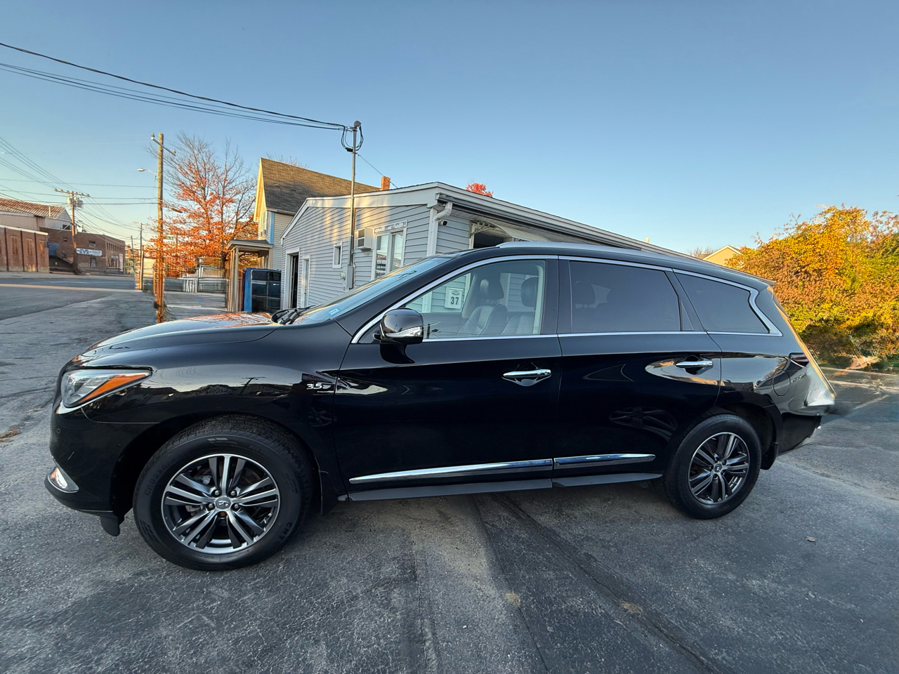 Infiniti QX60 Base AWD 2017 Infiniti QX60 Base AWD 2017