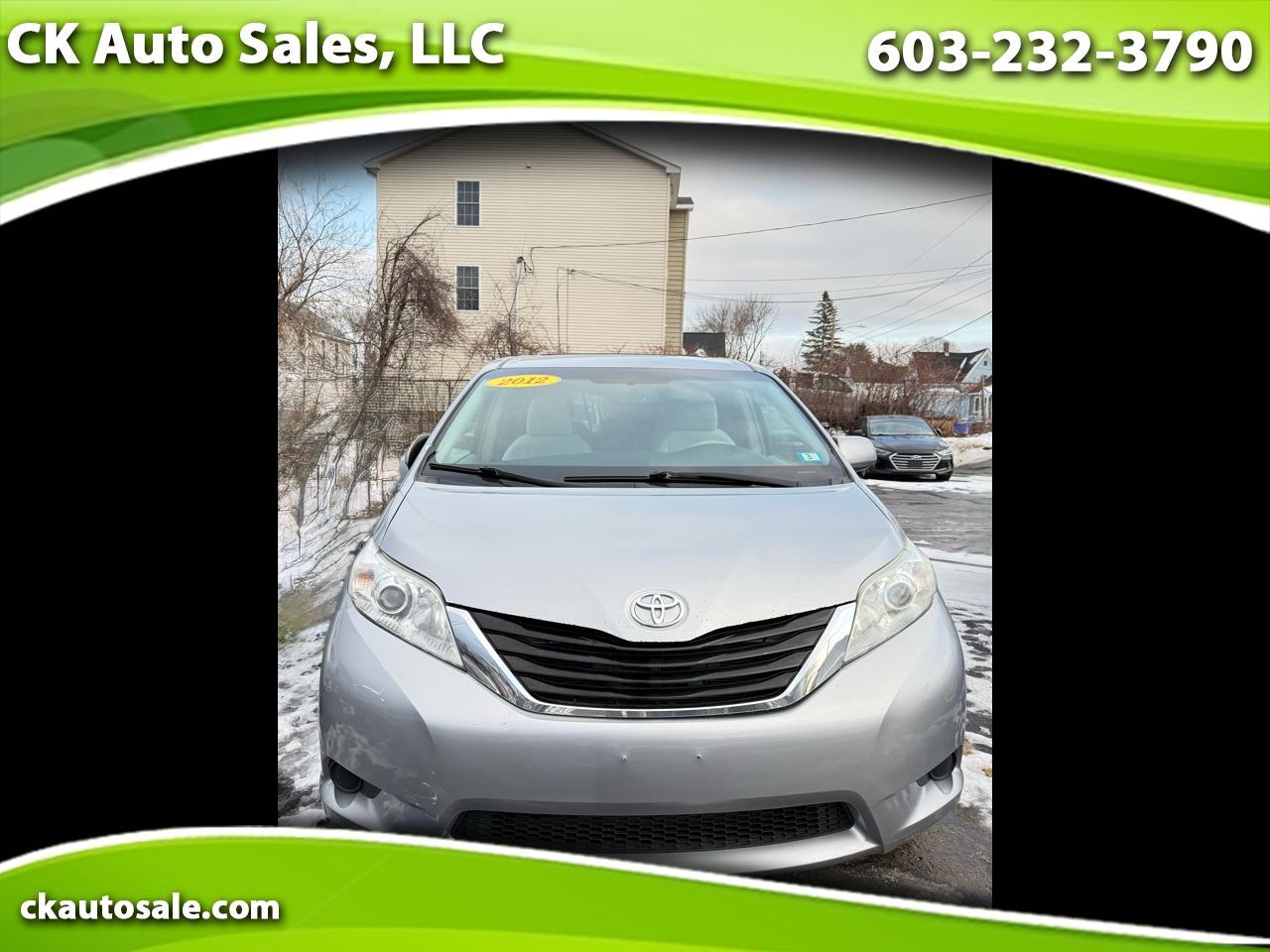 Toyota Sienna LE 2012