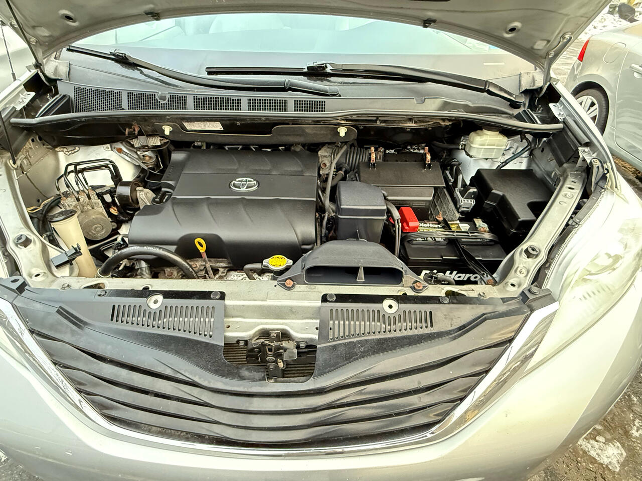 Toyota Sienna LE 2012