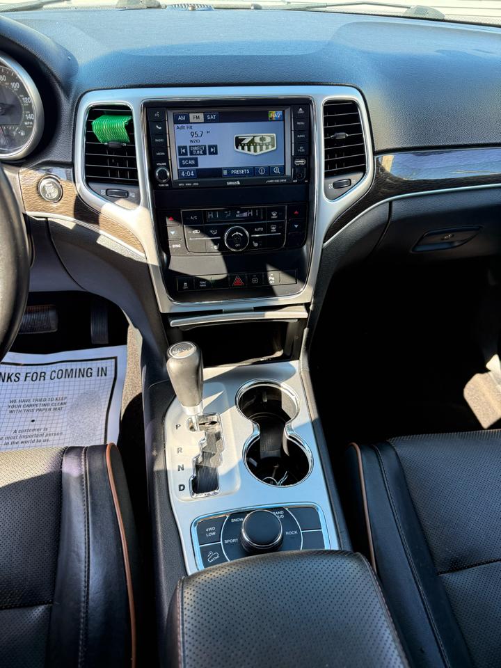 Jeep Grand Cherokee Laredo 4WD 2011