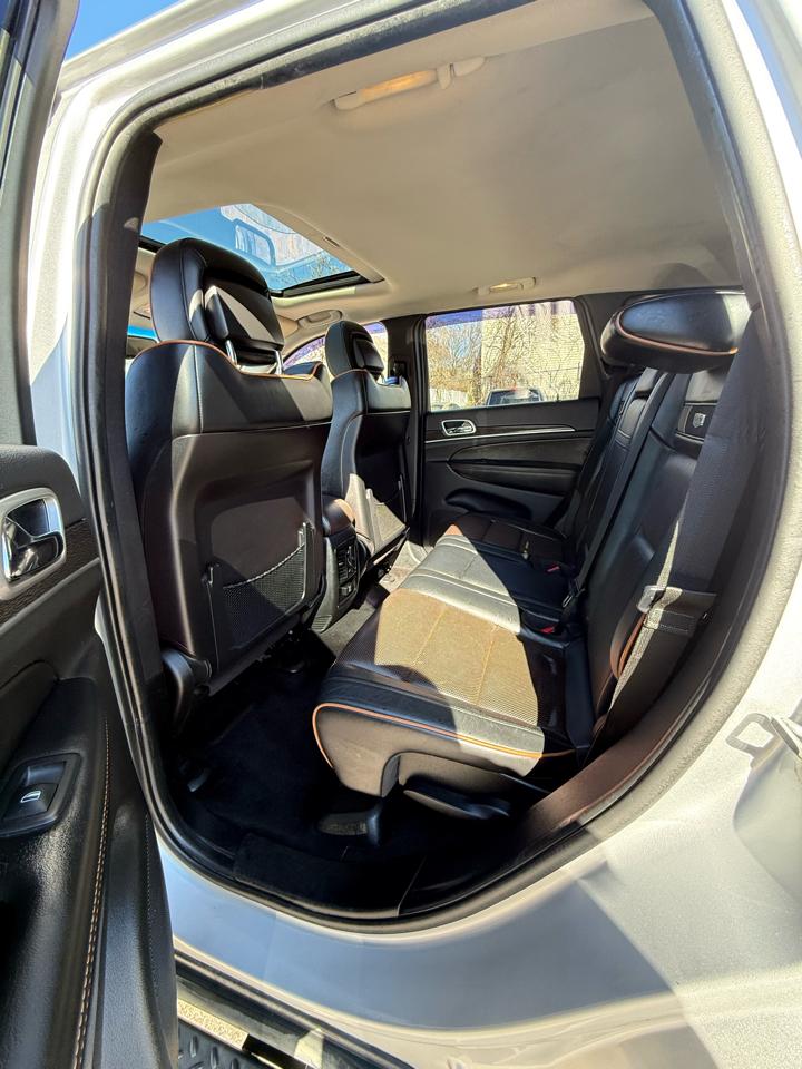 Jeep Grand Cherokee Laredo 4WD 2011