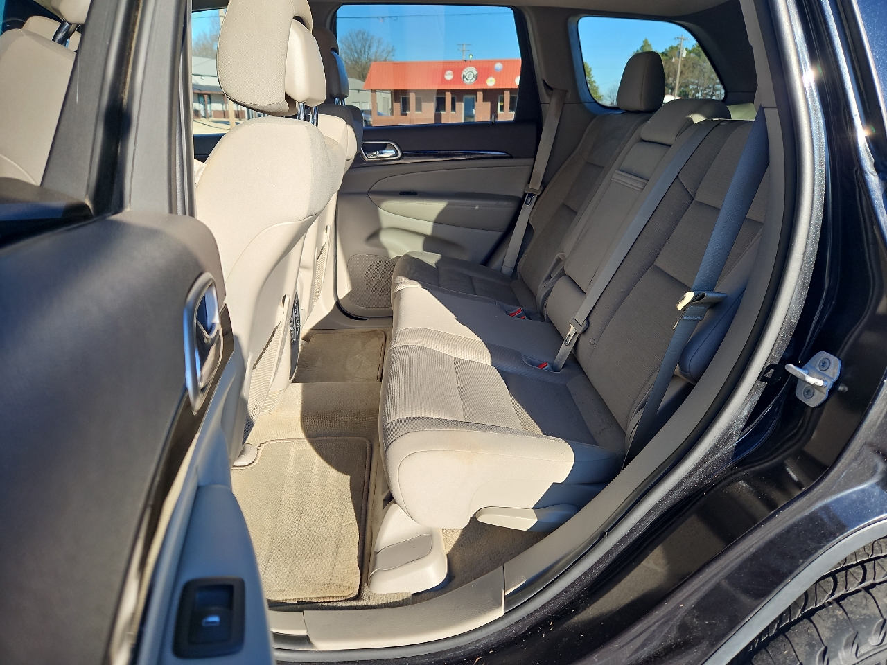 Jeep Grand Cherokee RWD 4dr Laredo 2012