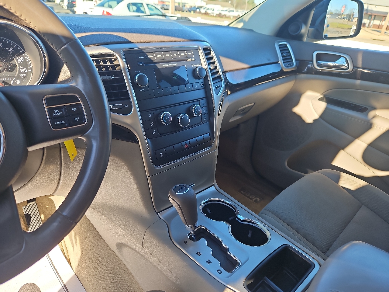 Jeep Grand Cherokee RWD 4dr Laredo 2012