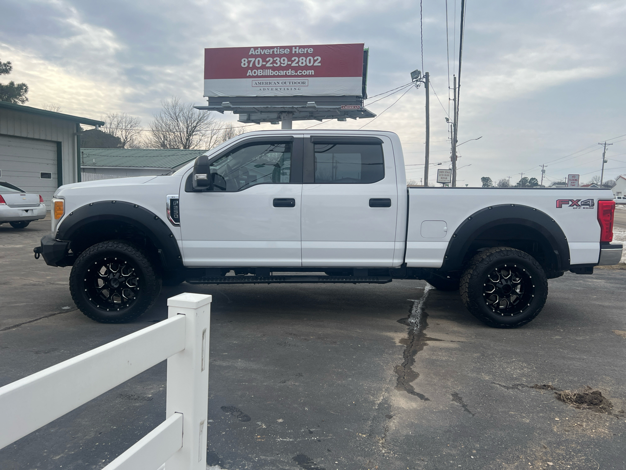 Ford Super Duty F-250 SRW XL 4WD Crew Cab 6.75' Box 2017