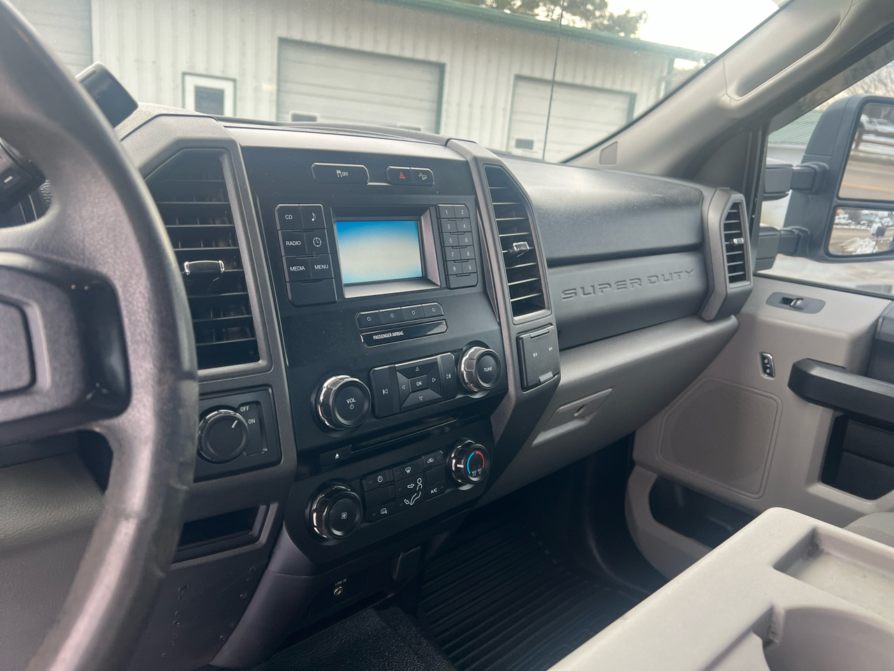 Ford Super Duty F-250 SRW XL 4WD Crew Cab 6.75' Box 2017