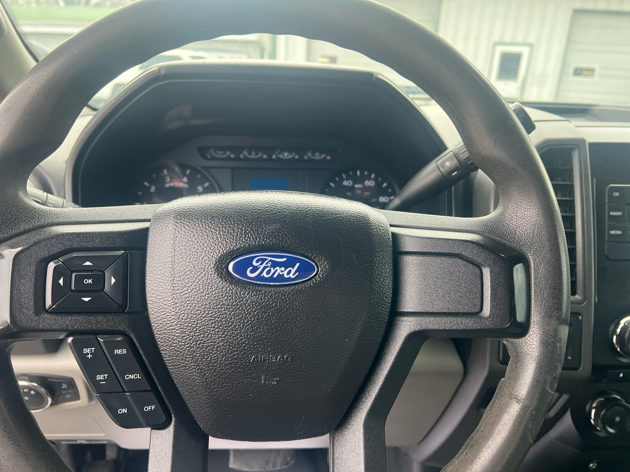 Ford Super Duty F-250 SRW XL 4WD Crew Cab 6.75' Box 2017