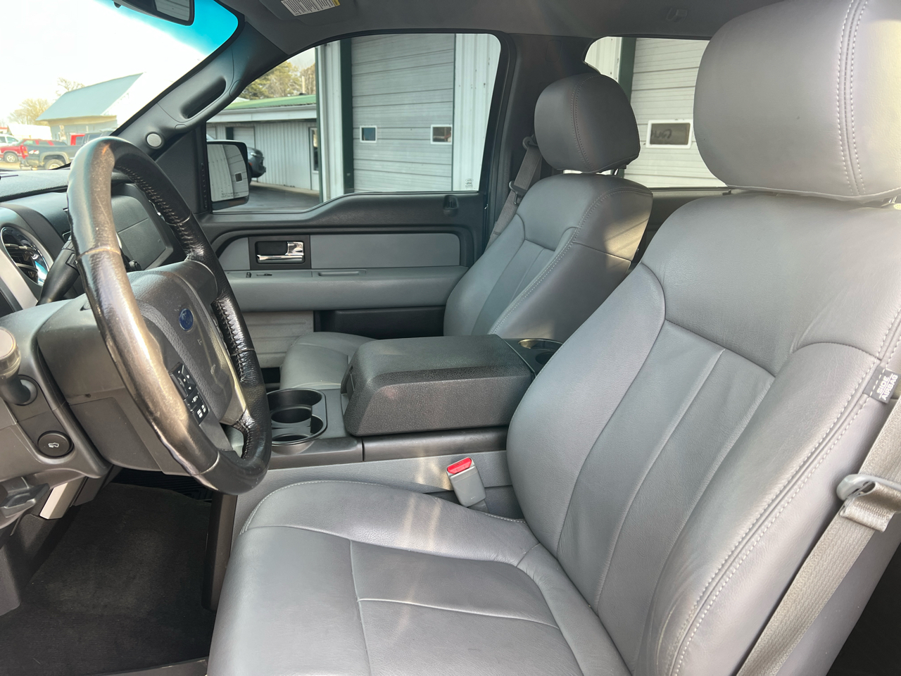 Ford F-150 4WD SuperCrew 145" Platinum 2013