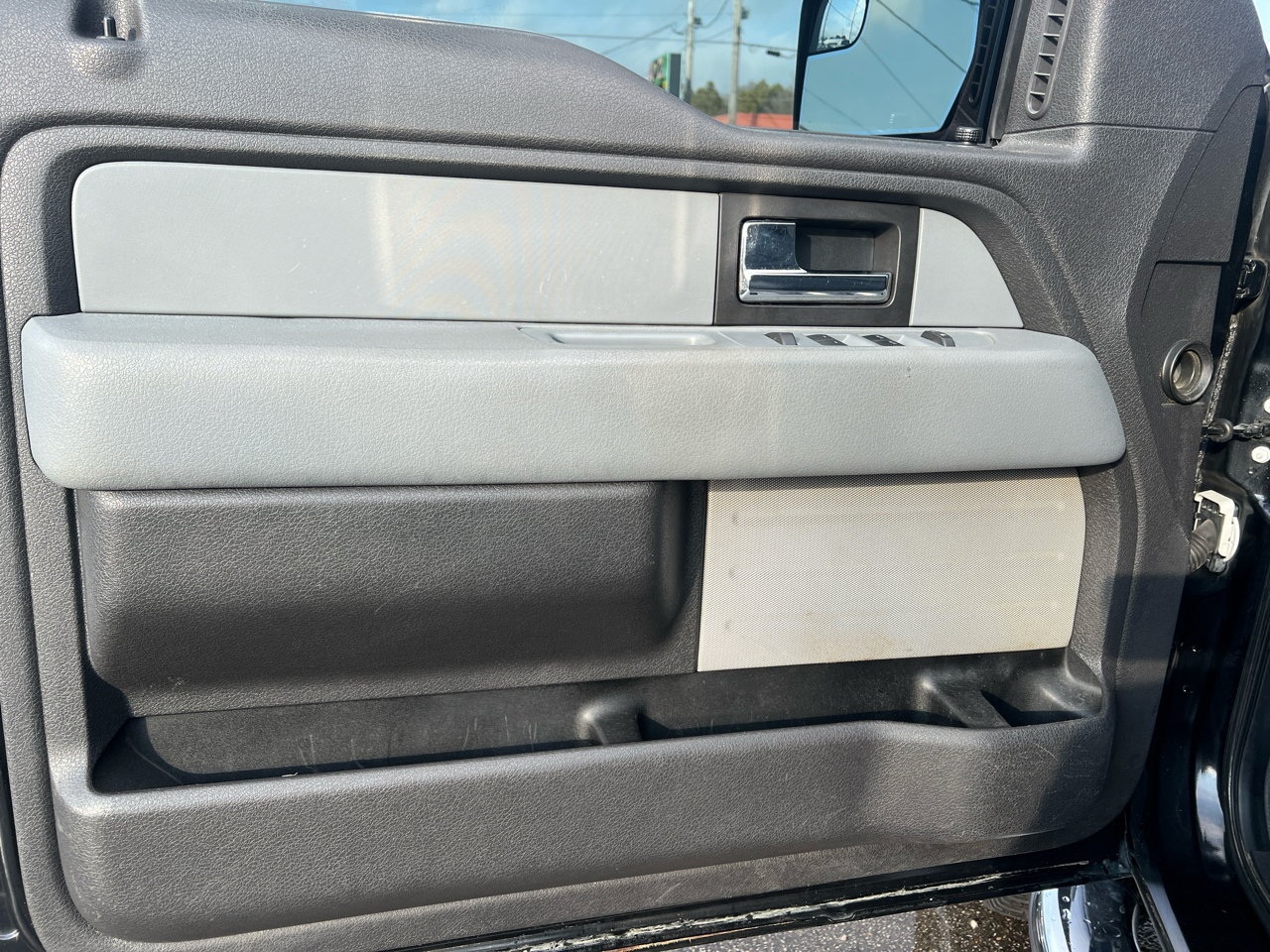 Ford F-150 4WD SuperCrew 145" Platinum 2013