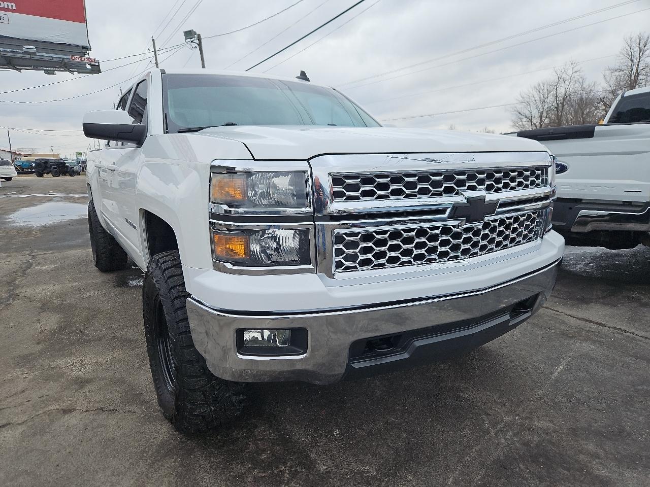 Chevrolet Silverado 1500 4WD Crew Cab 143.5" LT w/1LT 2015