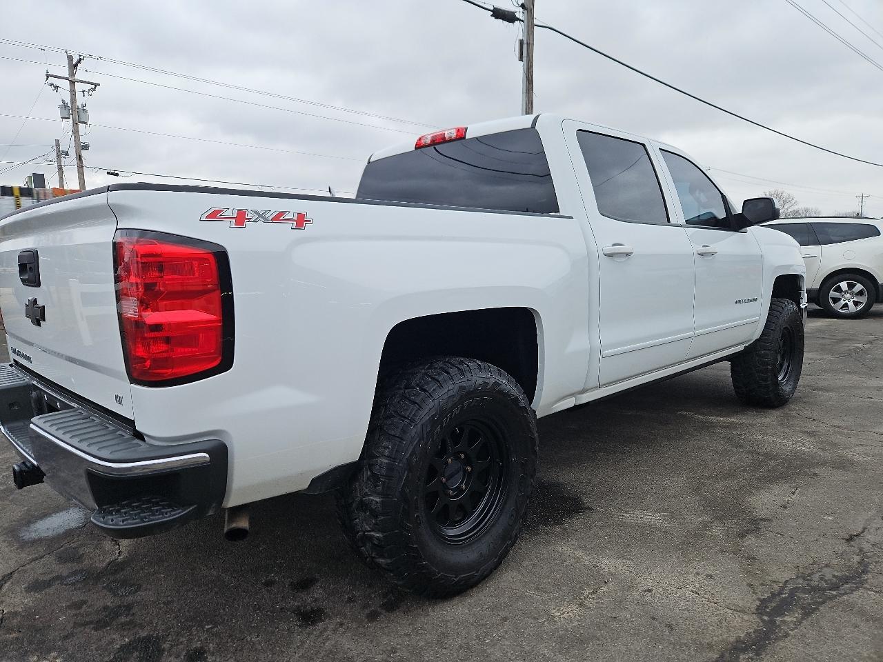 Chevrolet Silverado 1500 4WD Crew Cab 143.5" LT w/1LT 2015
