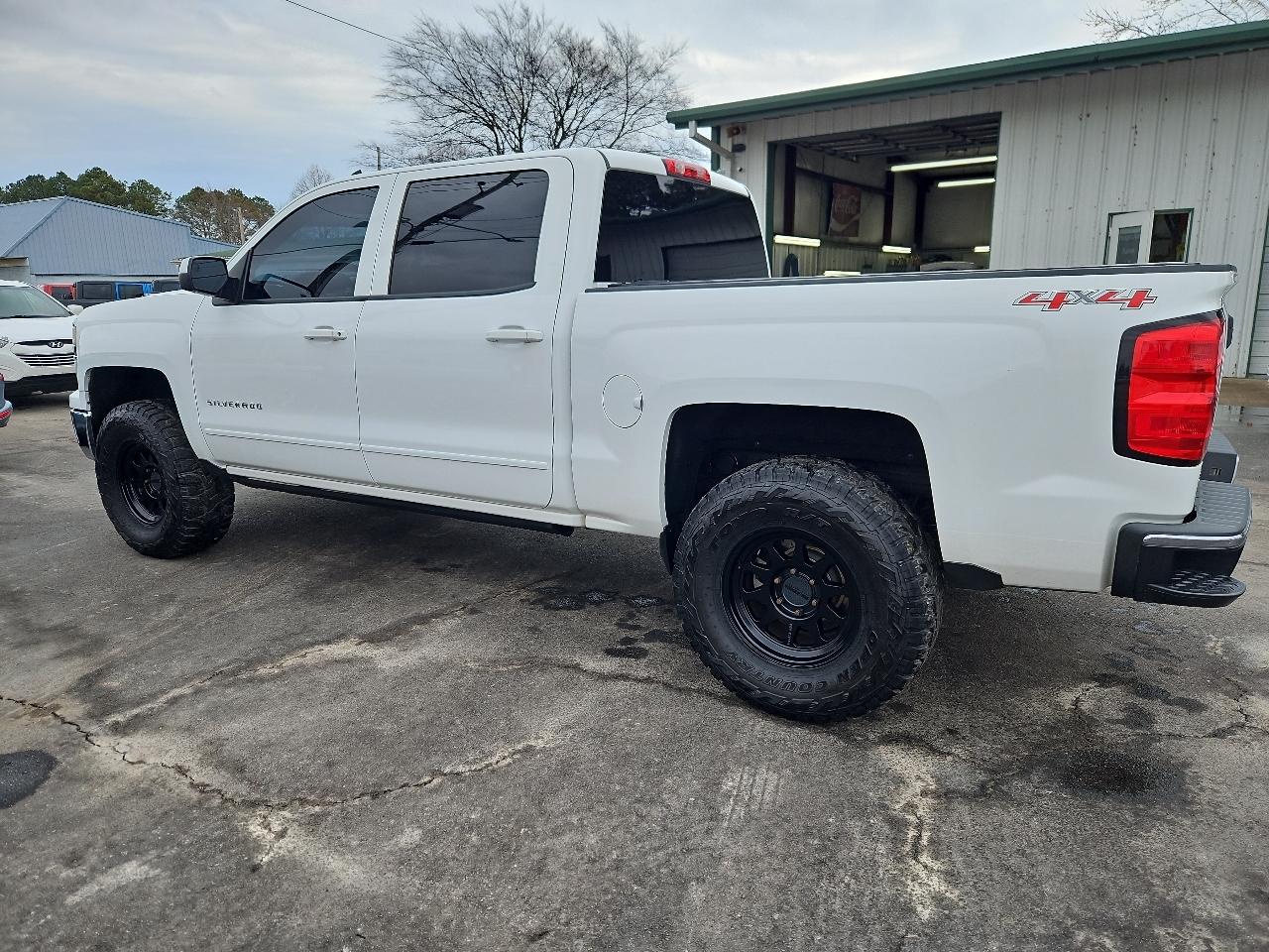 Chevrolet Silverado 1500 4WD Crew Cab 143.5" LT w/1LT 2015