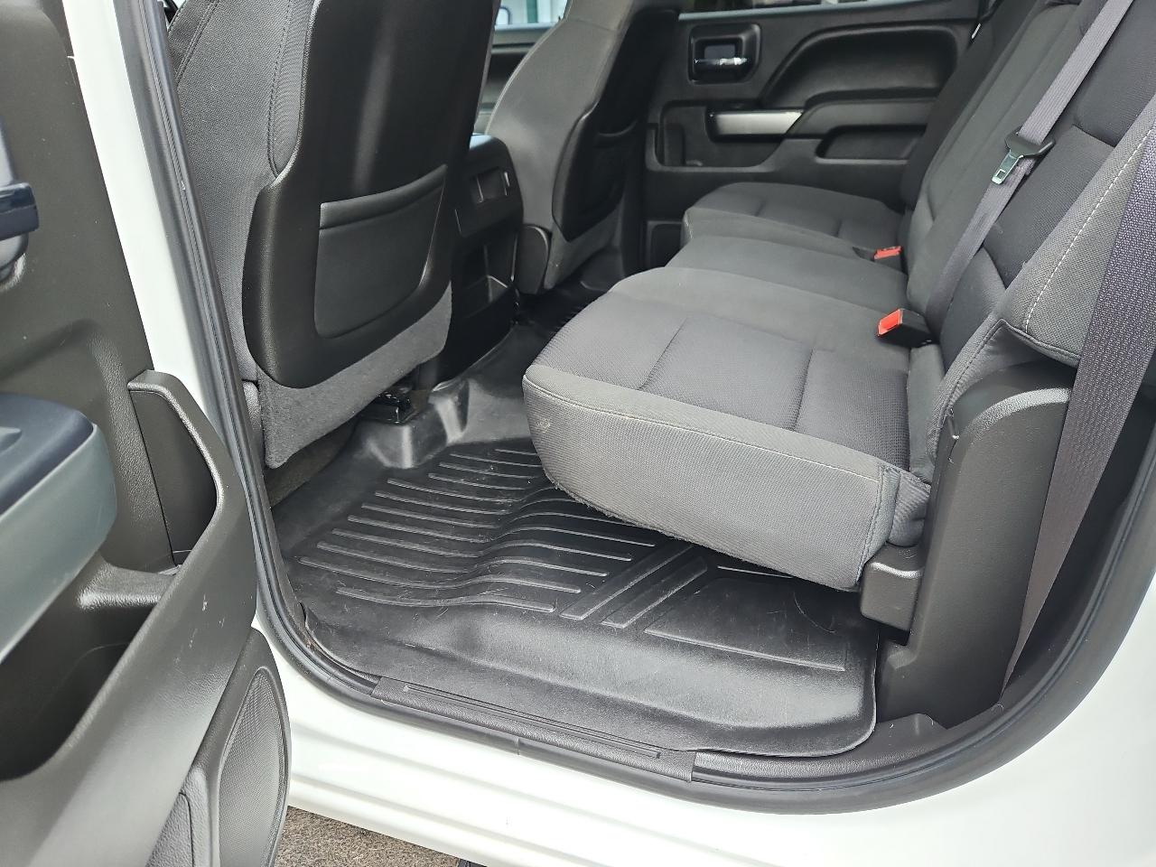 Chevrolet Silverado 1500 4WD Crew Cab 143.5" LT w/1LT 2015