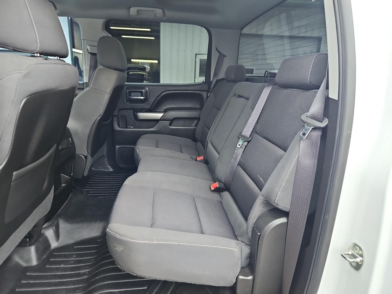 Chevrolet Silverado 1500 4WD Crew Cab 143.5" LT w/1LT 2015