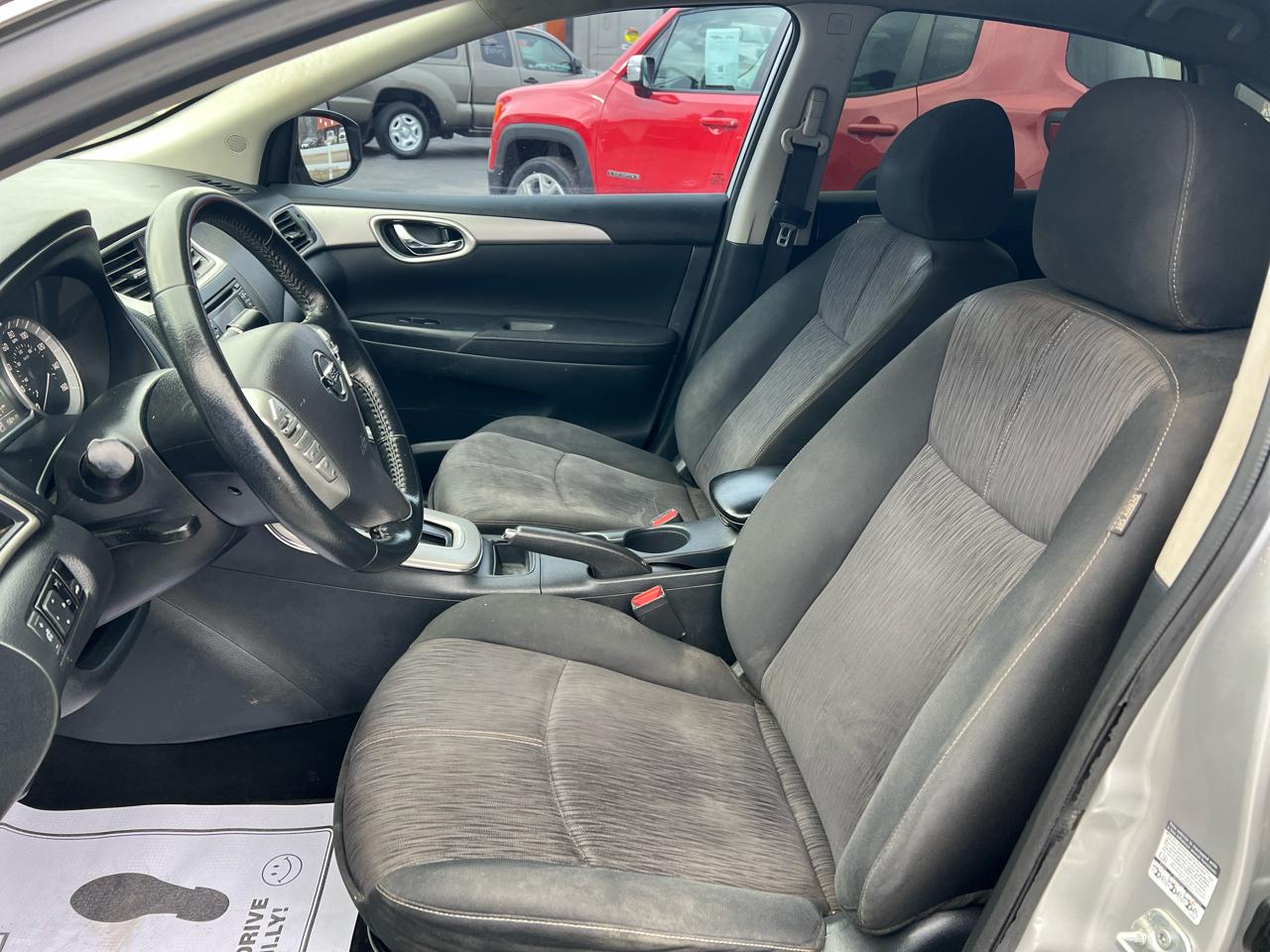 Nissan Sentra 4dr Sdn I4 CVT SV 2015