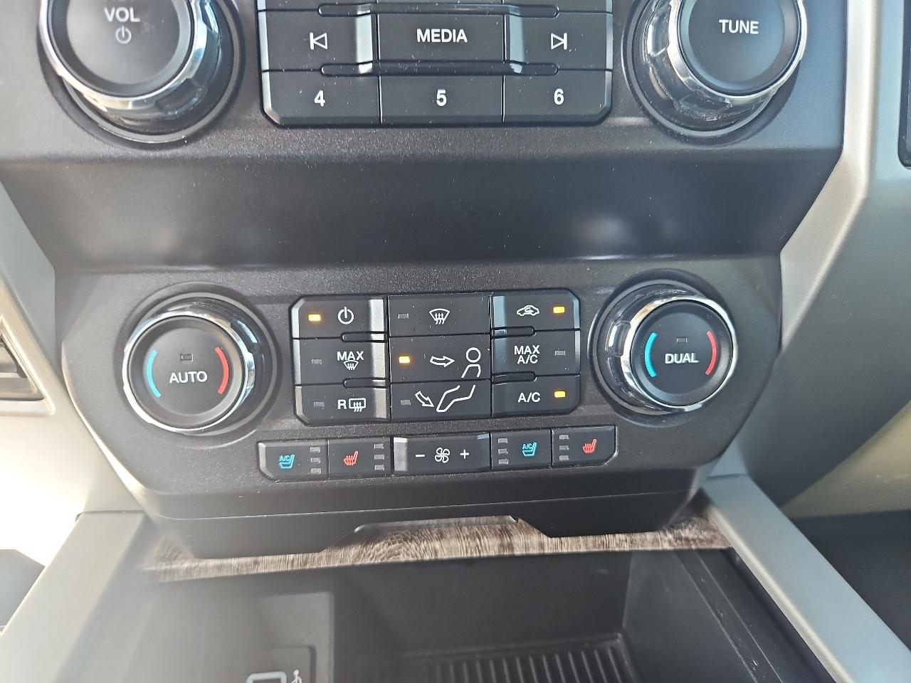 Ford Super Duty F-250 SRW Lariat 4WD Crew Cab 6.75' Box 2019
