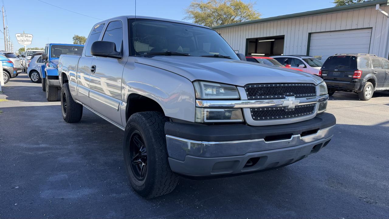 Chevrolet Silverado 1500 LS Ext. Cab Short Bed 2WD 2005