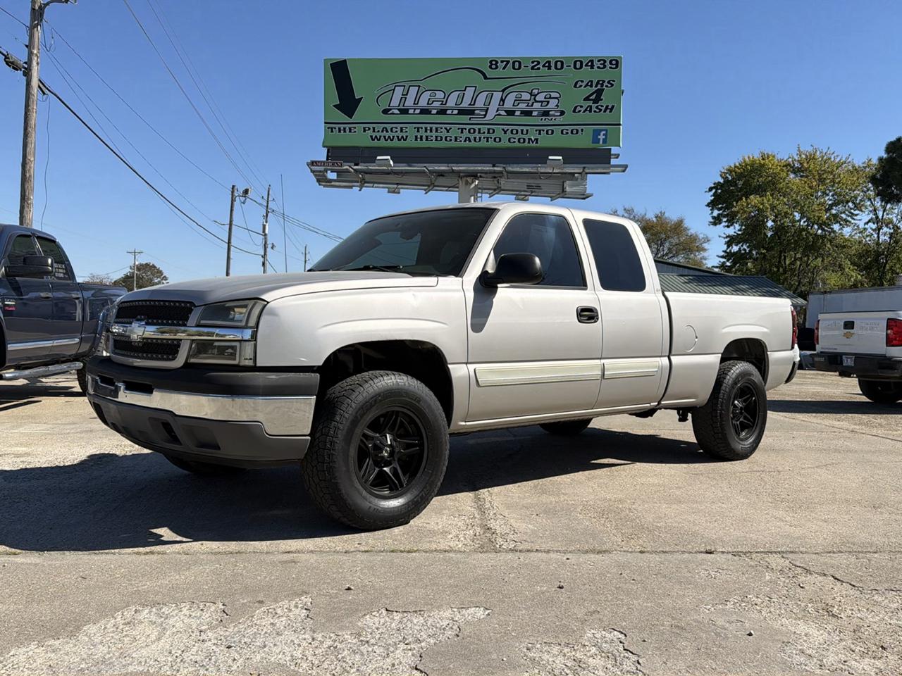 2005 Chevrolet Silverado 1500 LS Ext. Cab Short Bed 2WD