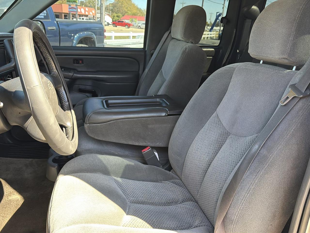 Chevrolet Silverado 1500 LS Ext. Cab Short Bed 2WD 2005
