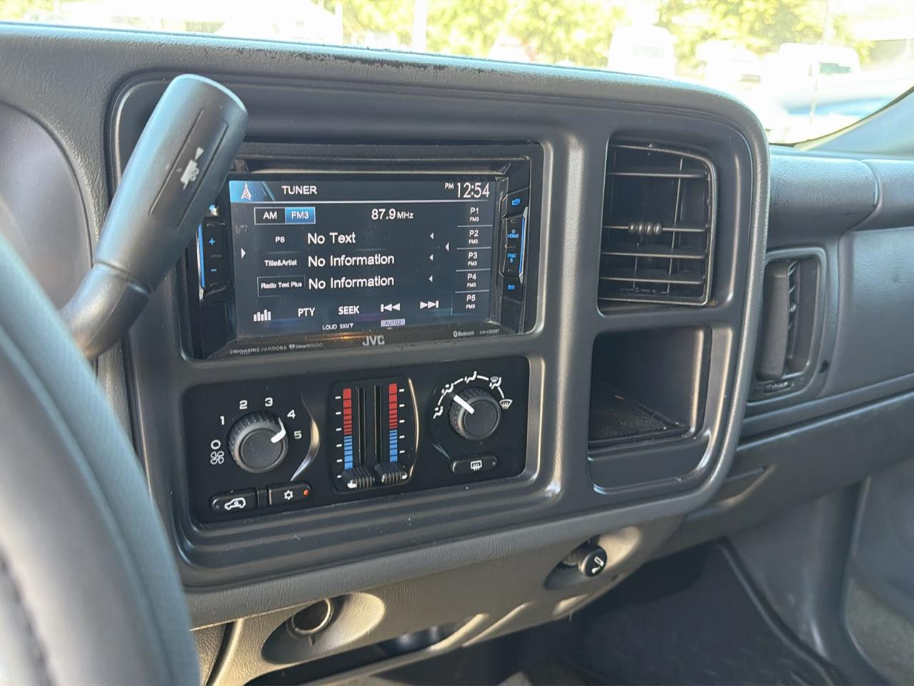 Chevrolet Silverado 1500 LS Ext. Cab Short Bed 2WD 2005