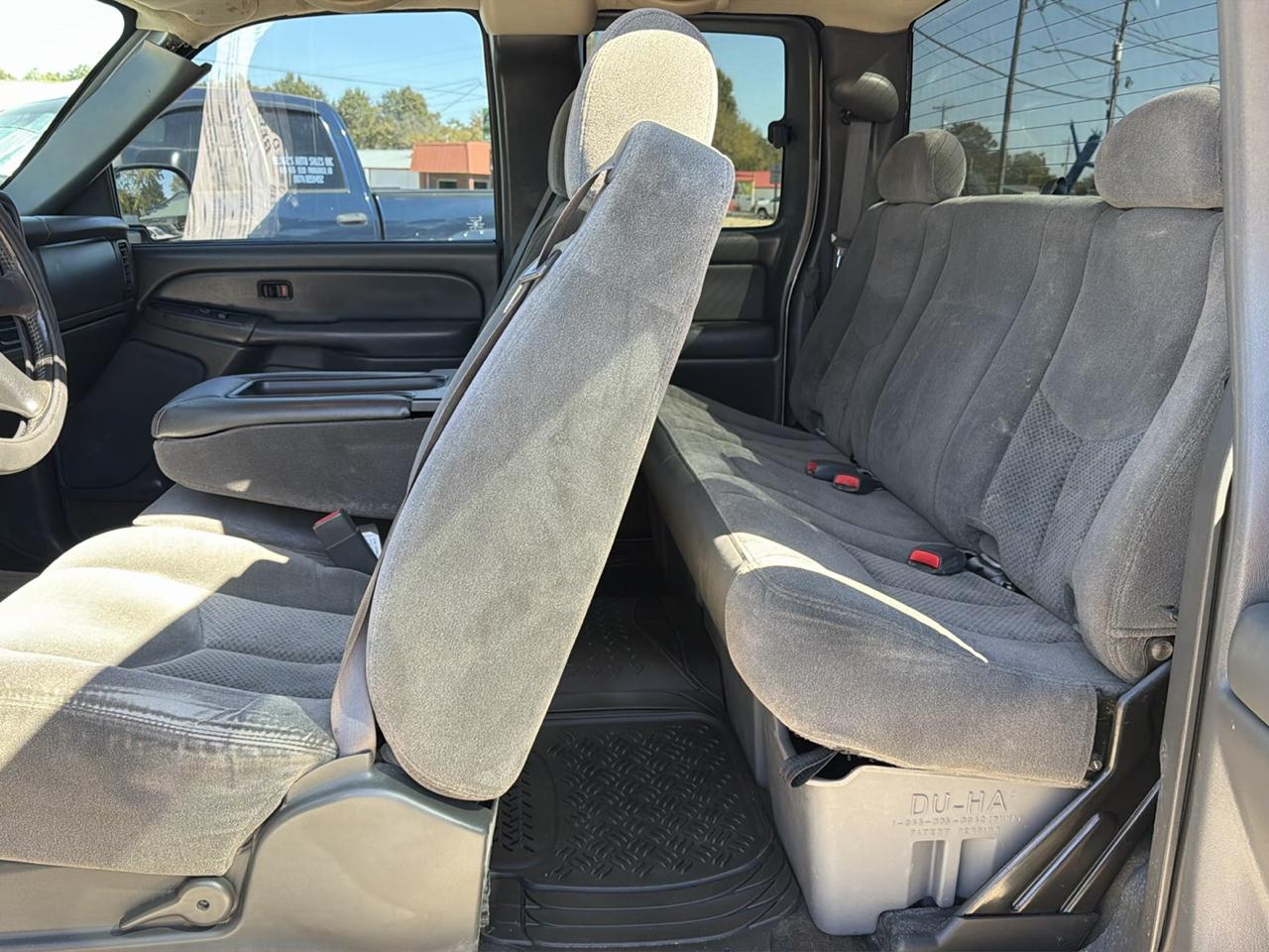 Chevrolet Silverado 1500 LS Ext. Cab Short Bed 2WD 2005