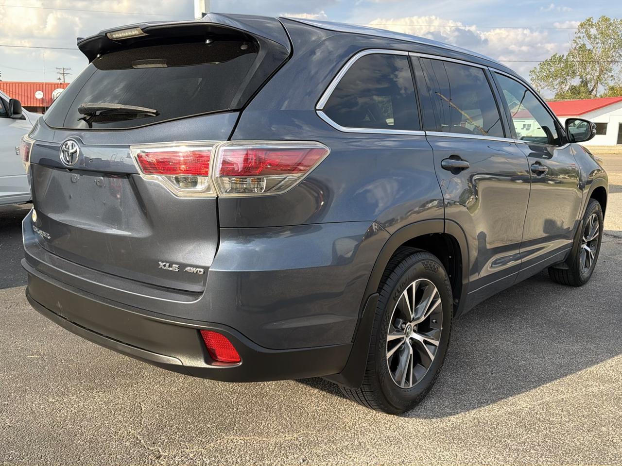 Toyota Highlander XLE AWD V6 2016
