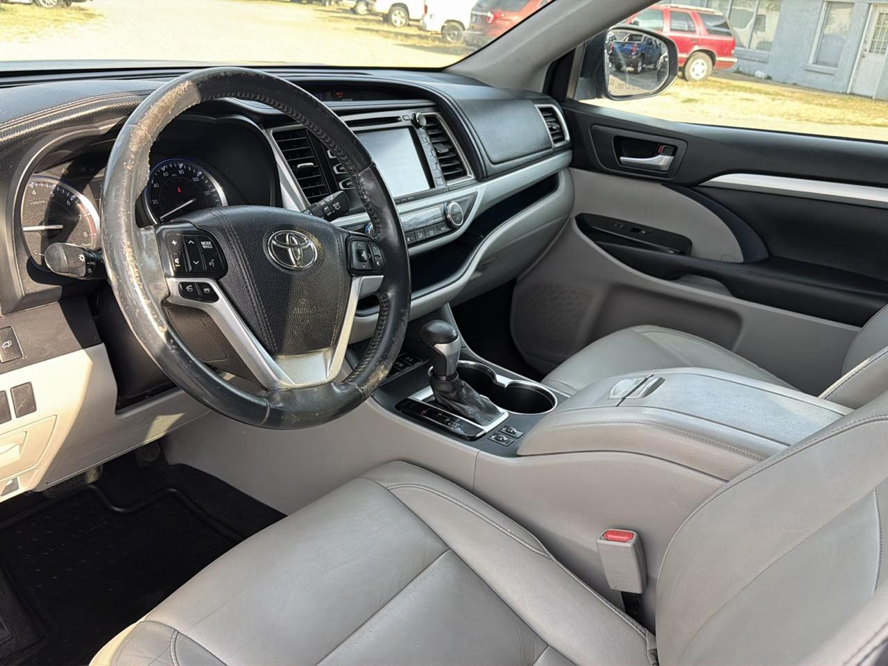 Toyota Highlander XLE AWD V6 2016