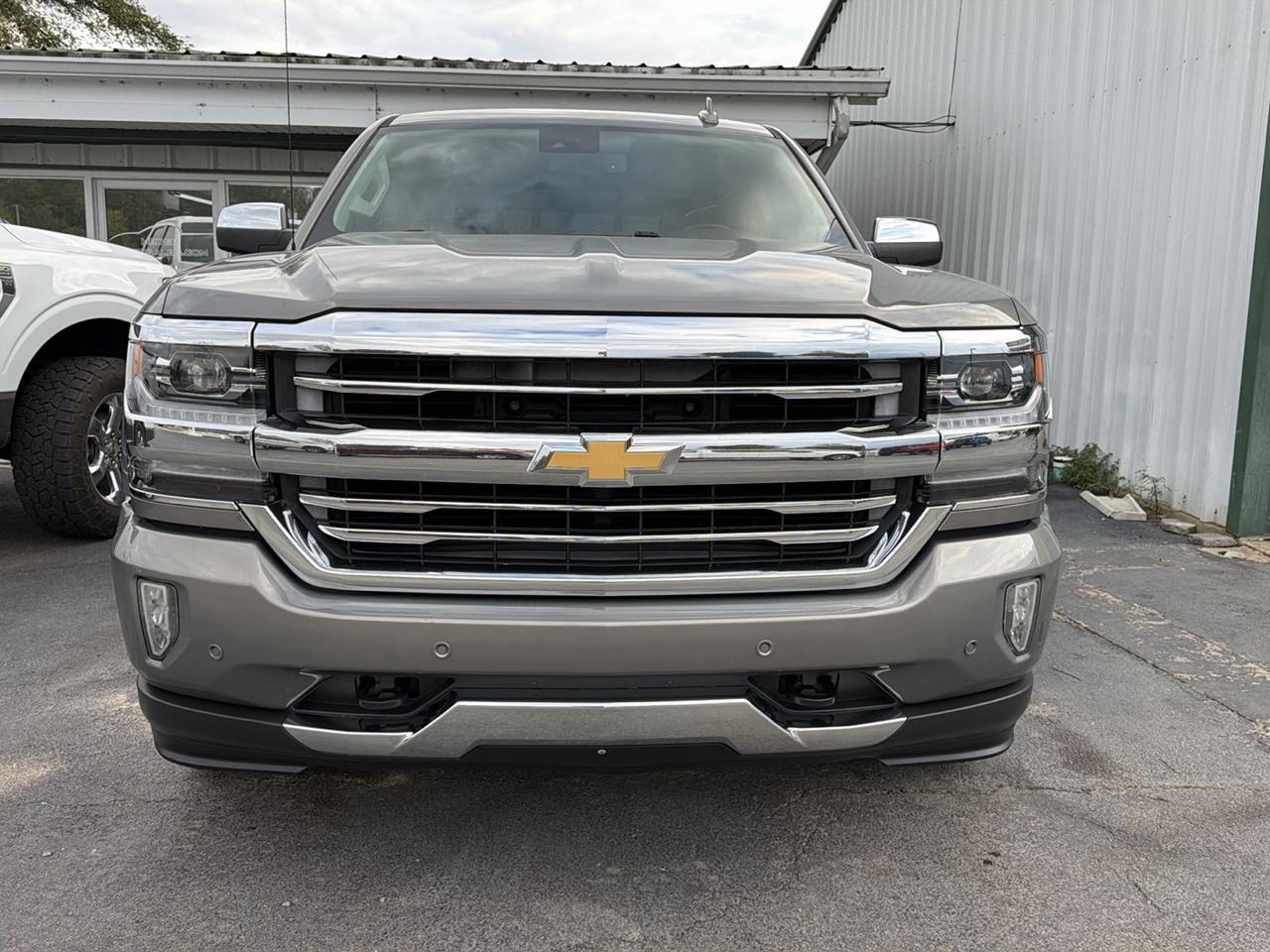 Chevrolet Silverado 1500 High Country Crew Cab Short Box 4WD 2017