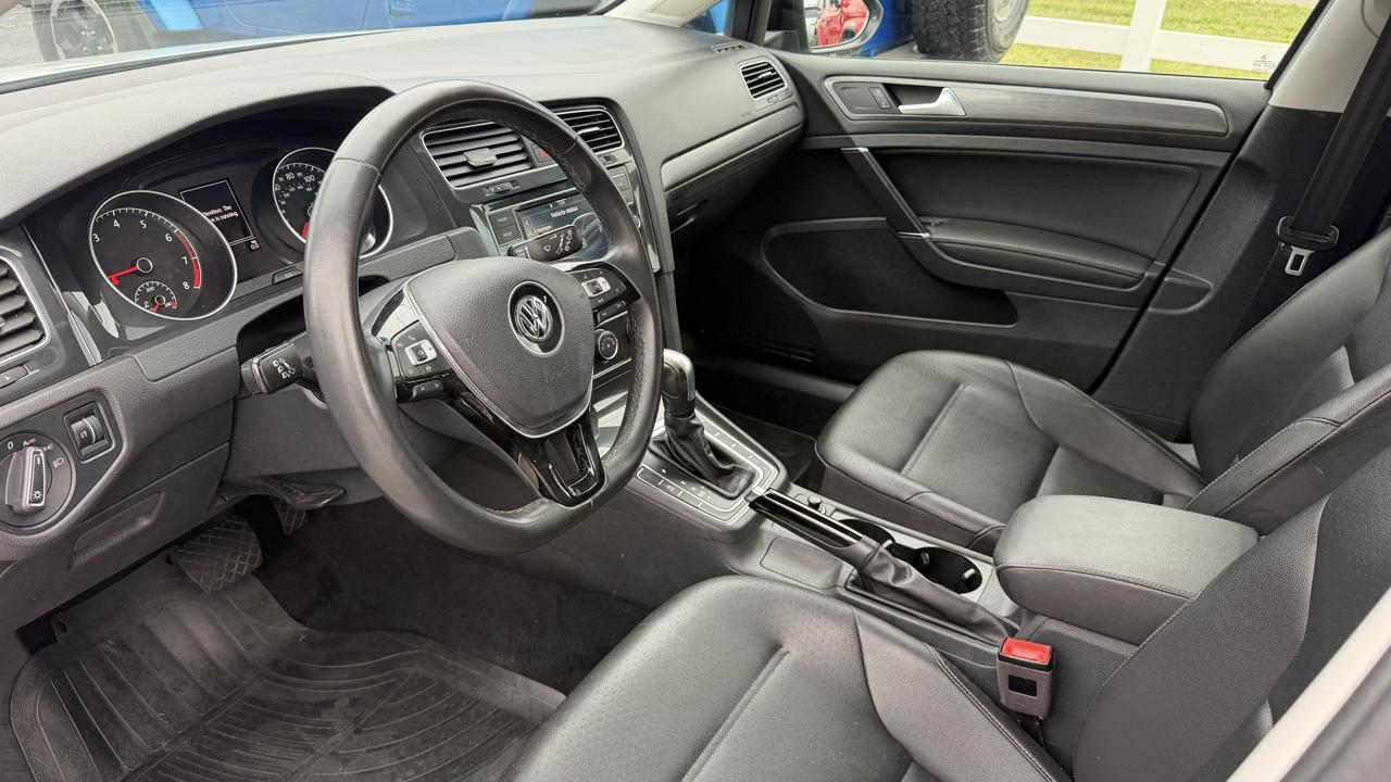 Volkswagen Golf TSI 8A 2021