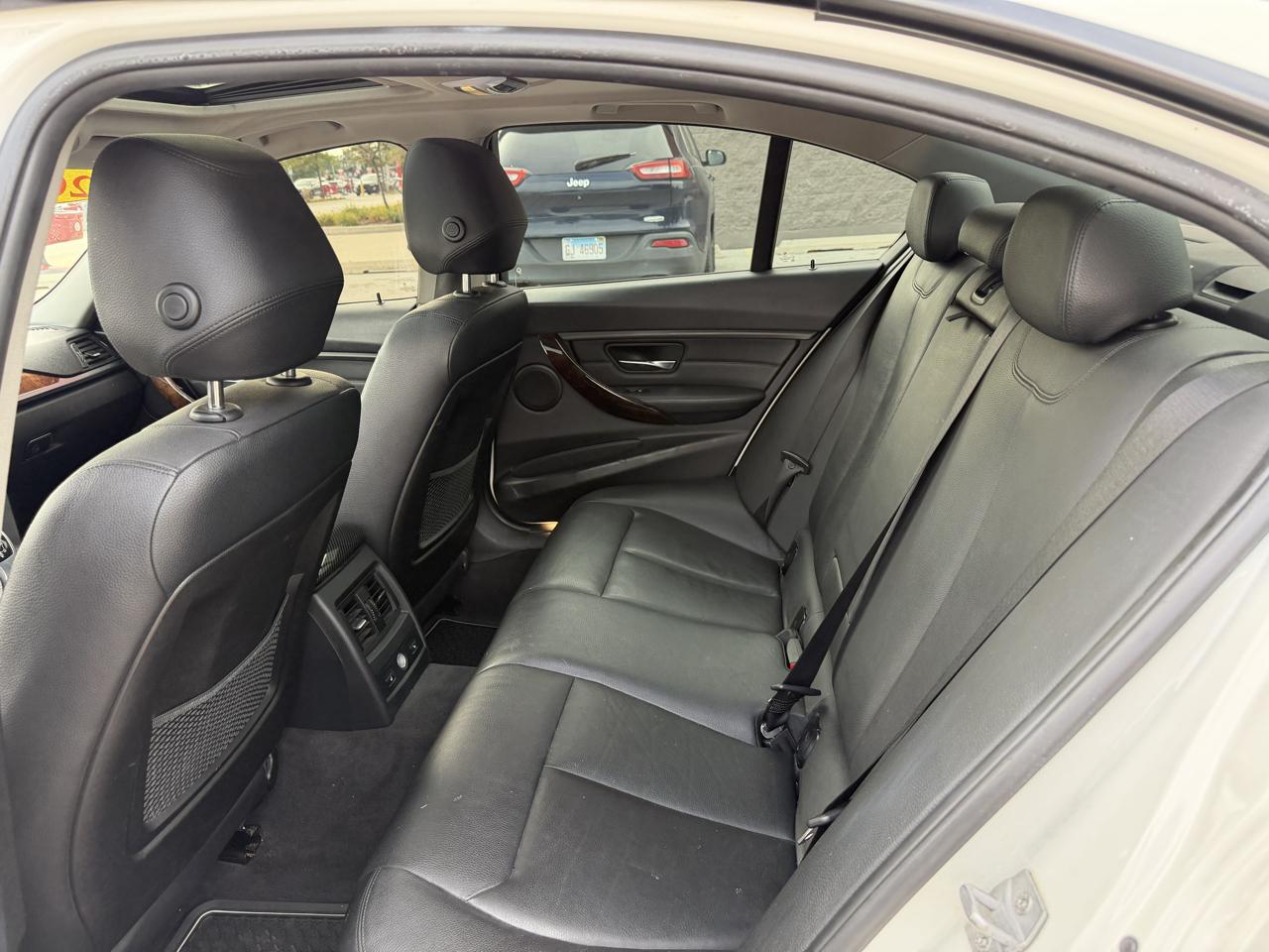 BMW 3 Series 4dr Sdn 328i xDrive AWD 2014