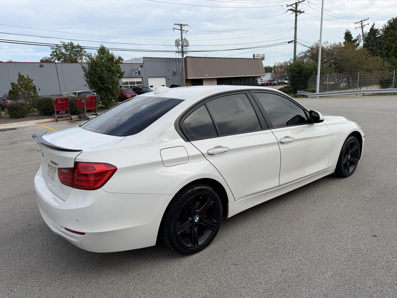BMW 3 Series 4dr Sdn 328i xDrive AWD 2014