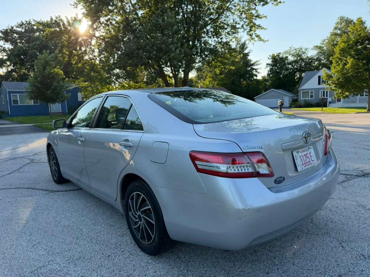 Toyota Camry 4dr Sdn I4 Auto LE (Natl) 2010